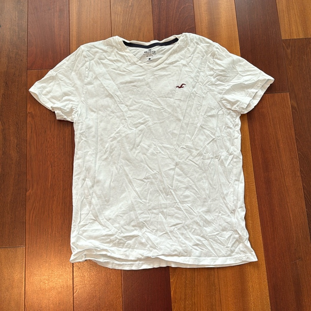 Men’s Hollister Tee